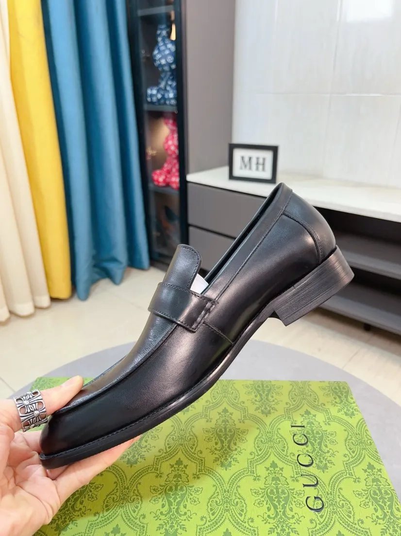 Men's shoes 💰500🌹🌹[GUCCI Gucci] A new style of formal men's leather shoes is coming ~ The original quality upper is made of Italian cowhide➕The leather is soft and delicate, comfortable and soft. The top layer of genuine leather, rubber wear-resistant outsole, the shoe shape is dignified and domineering, and the luxury charm is not concealed! The natural and free nouveau riche leads the trend. Code number: 38-44